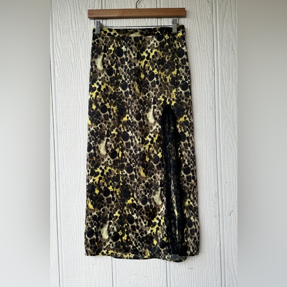 UO Lace Trim Midi Slip Skirt - Picture 4 of 13